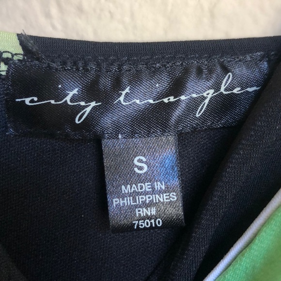 City Triangles Green geometric dress - Picture 5 of 6